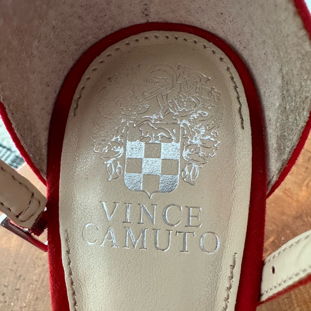 Vince Camuto size 9 only has been worn once - Picture 9 of 14